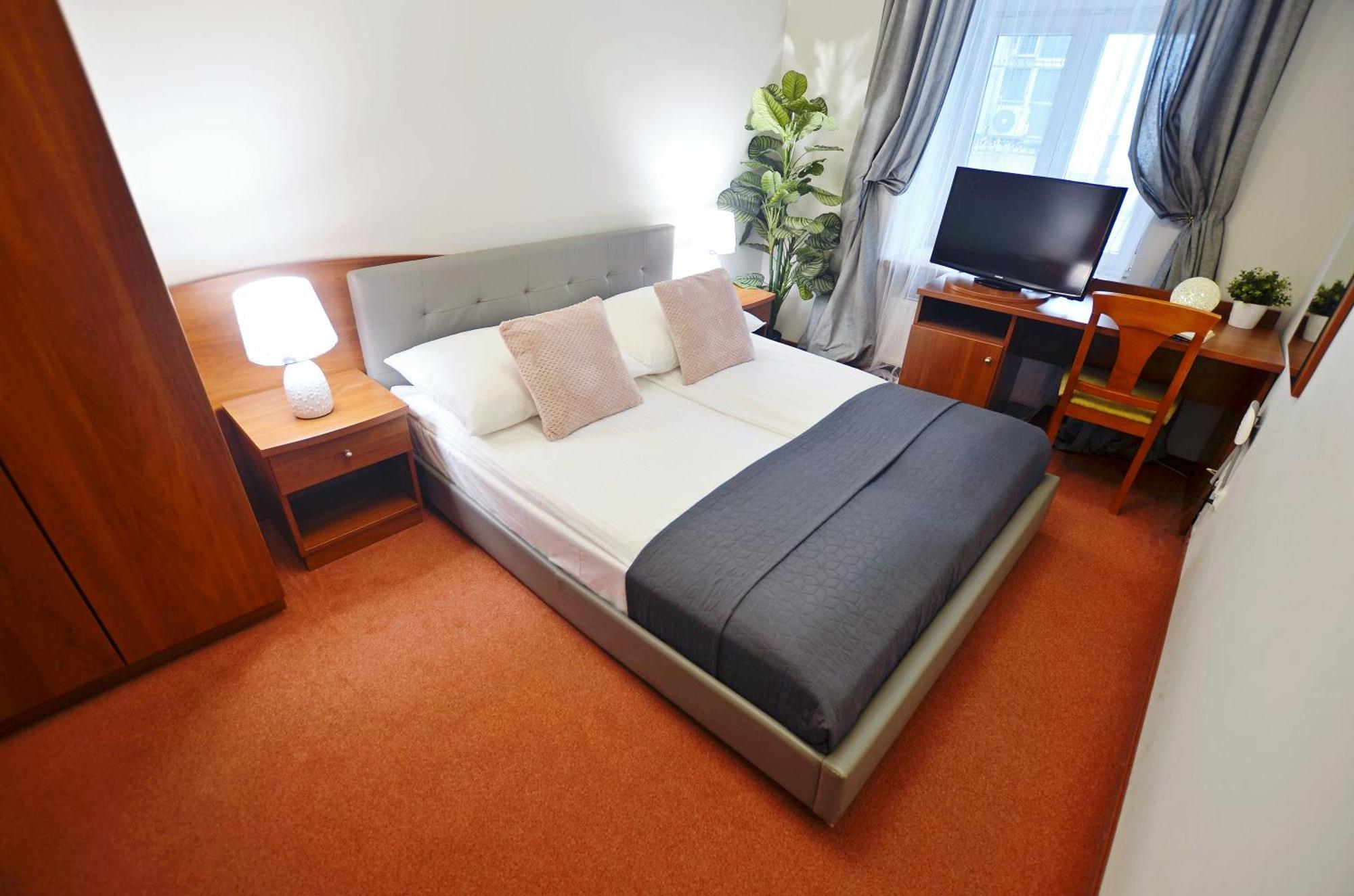 P&j Floriańska Apartament *
